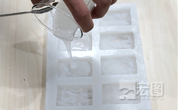 硅膠模具能倒液體硅膠嗎？